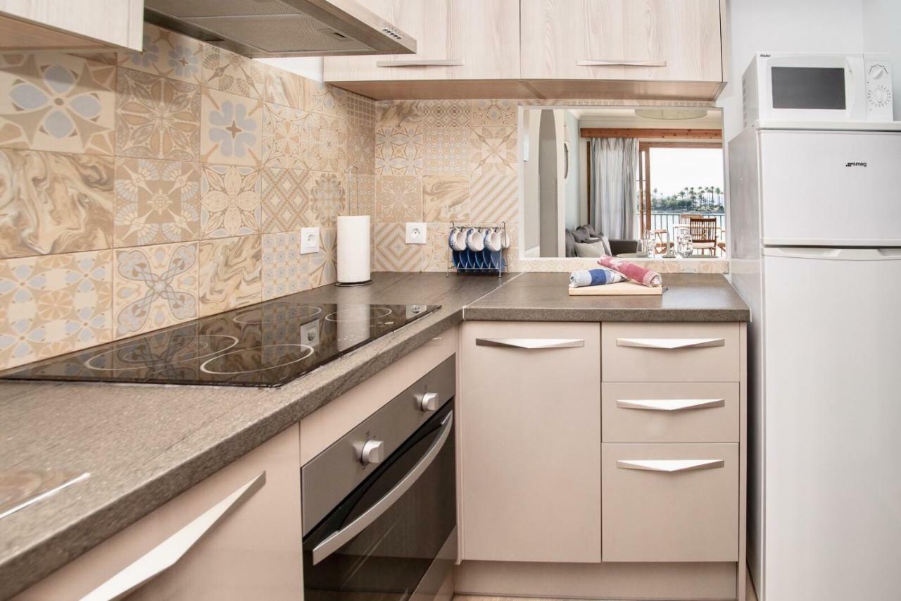 Beachfront Apartment Пуерто де ла Аркудия Екстериор снимка